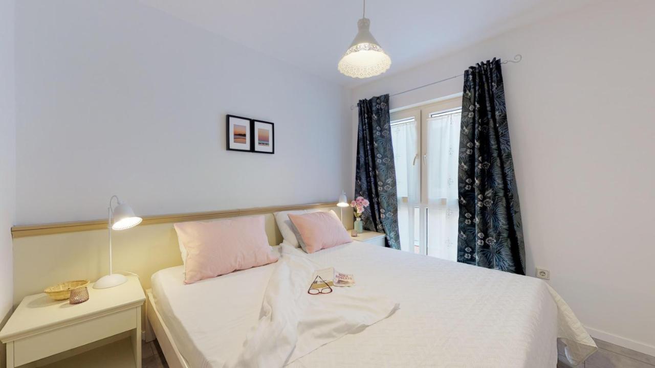 Mirta Deluxe Superior 5 Star Apartment, Your Piece Of Heaven By The Sea & Park, With Sea & Park View Novigrad Istria Exteriör bild