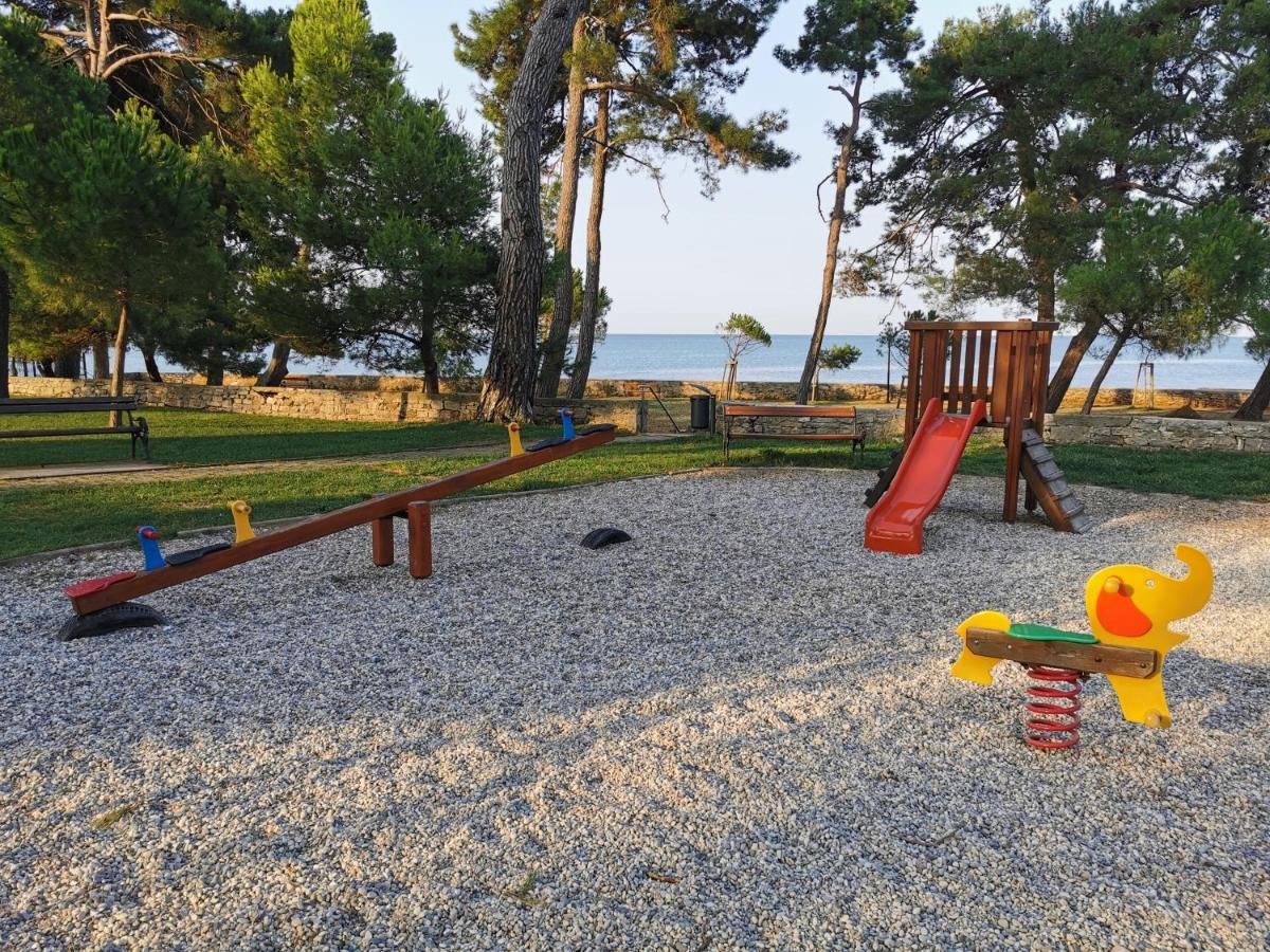 Mirta Deluxe Superior 5 Star Apartment, Your Piece Of Heaven By The Sea & Park, With Sea & Park View Novigrad Istria Exteriör bild