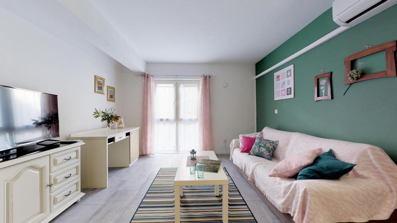 Mirta Deluxe Superior 5 Star Apartment, Your Piece Of Heaven By The Sea & Park, With Sea & Park View Novigrad Istria Exteriör bild