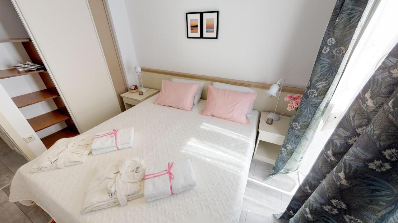 Mirta Deluxe Superior 5 Star Apartment, Your Piece Of Heaven By The Sea & Park, With Sea & Park View Novigrad Istria Exteriör bild