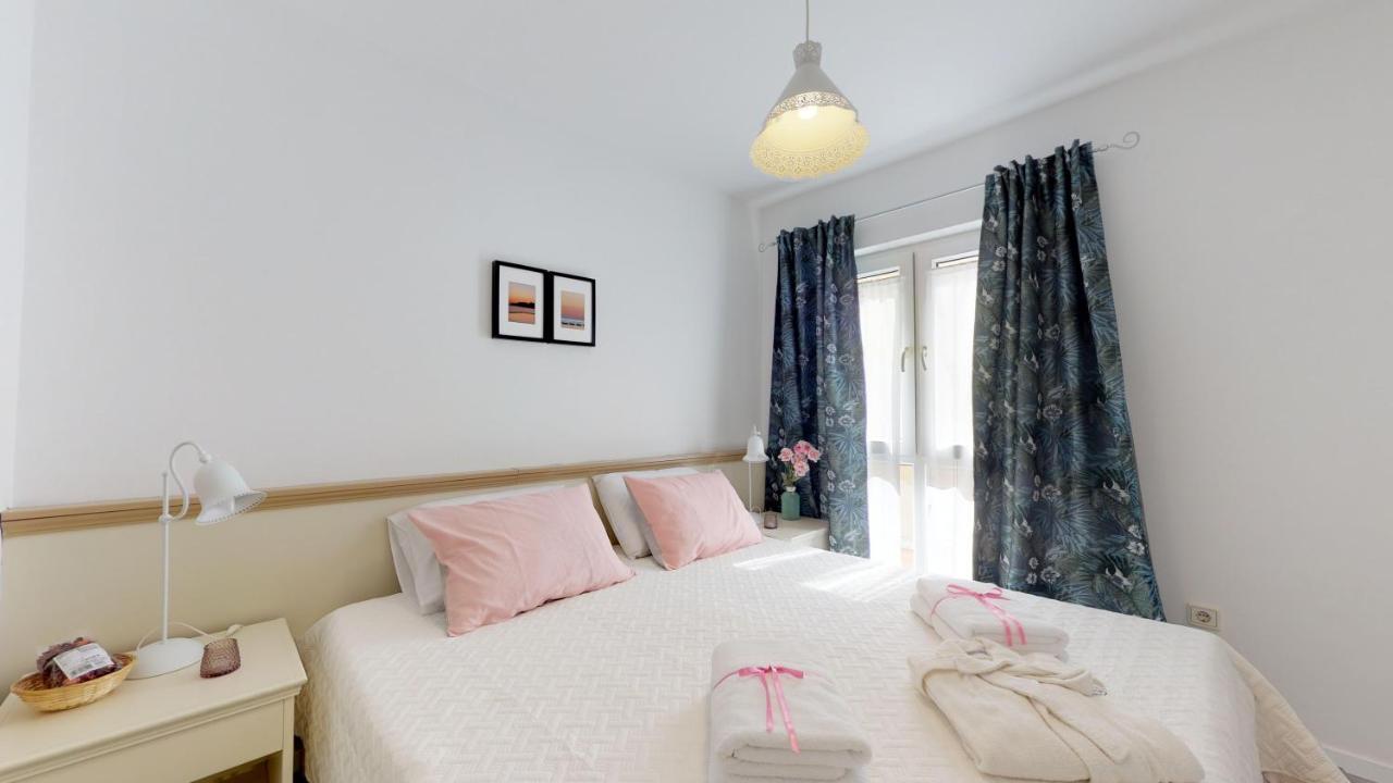 Mirta Deluxe Superior 5 Star Apartment, Your Piece Of Heaven By The Sea & Park, With Sea & Park View Novigrad Istria Exteriör bild