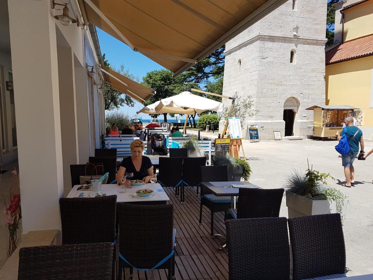 Mirta Deluxe Superior 5 Star Apartment, Your Piece Of Heaven By The Sea & Park, With Sea & Park View Novigrad Istria Exteriör bild