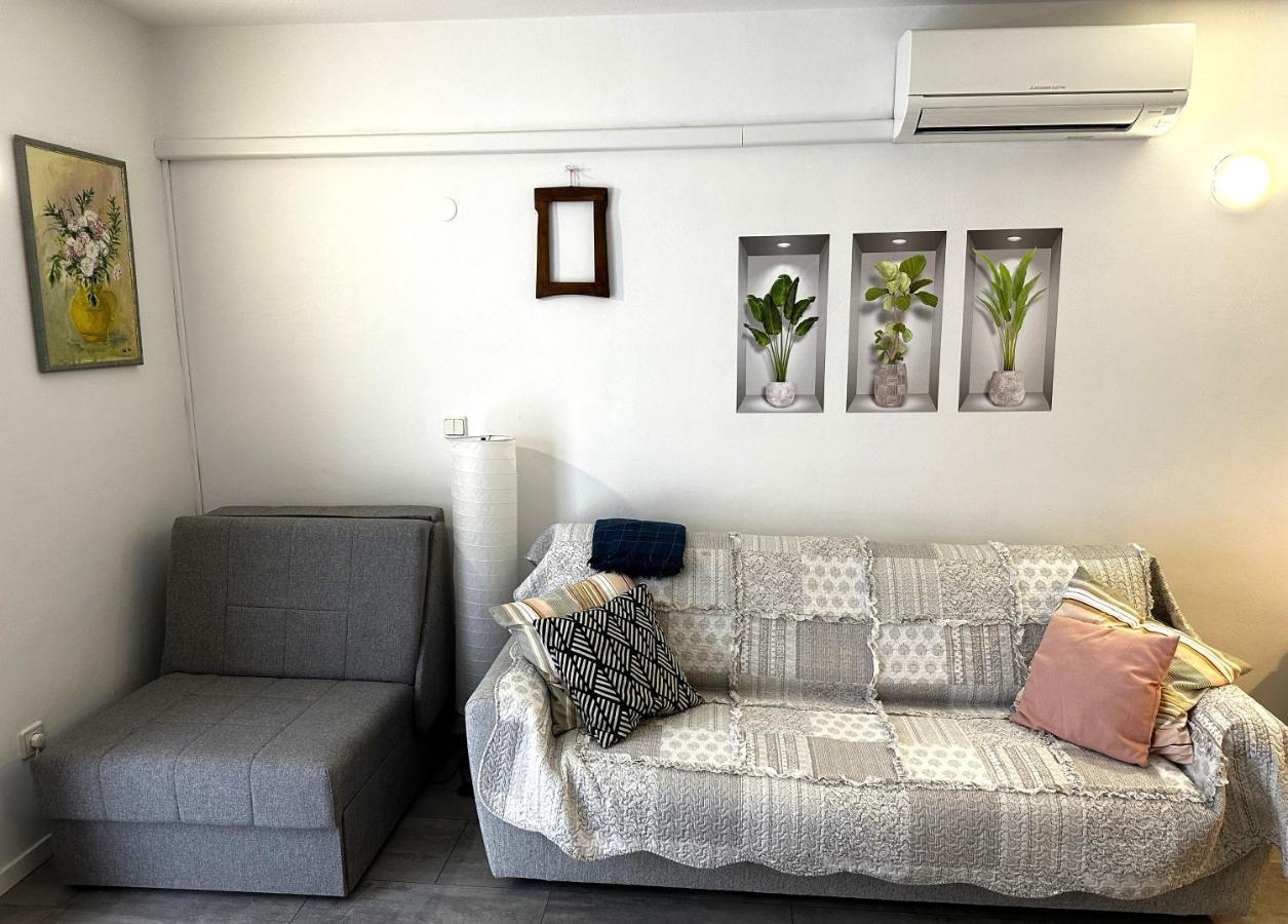 Mirta Deluxe Superior 5 Star Apartment, Your Piece Of Heaven By The Sea & Park, With Sea & Park View Novigrad Istria Exteriör bild