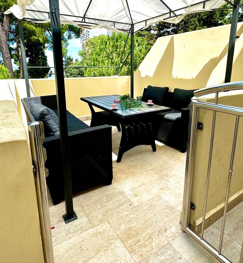 Mirta Deluxe Superior 5 Star Apartment, Your Piece Of Heaven By The Sea & Park, With Sea & Park View Novigrad Istria Exteriör bild